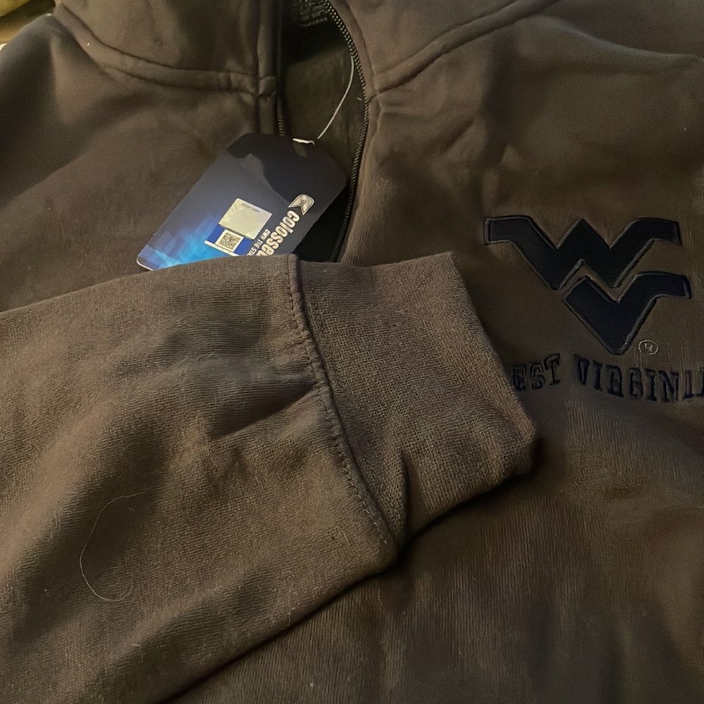 Men’s WV sweater brand new